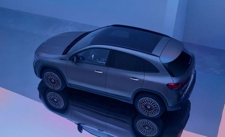 <p>MERCEDES-BENZ<br />
Mercedes-Benz EQA 350 4MATIC AMG+ </p>