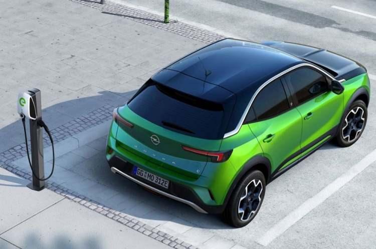 <p>OPEL<br />
Opel Mokka-e 100 kW Ultimate</p>
