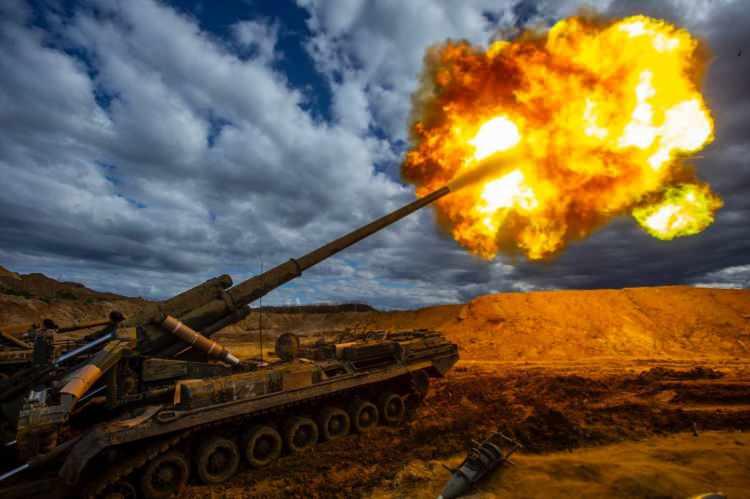 <p>Kiev yönetimi yine NATO ülkelerinden de büyük miktarlarda araç aldı ve bunlar arasında eski Sovyet yapımı BMP-1/2’ler ile M113, VAB, Kirpi, Maxxpro gibi NATO ürünü araçlar da bulunuyor.</p> <p>Almanya ve ABD'nin Ukrayna ordusuna sağlamayı kabul ettiği Leopard 2 ve M1 Abrams tankları, teknik özellikleriyle gündemin ön sıralarına yerleşti.</p> <p> </p> 
