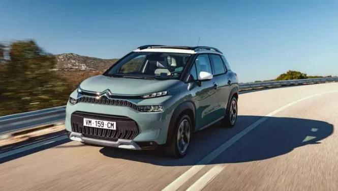 <p>Citroen C3 Aircross 1,5 BlueHDi 120 hp EAT6 versiyonu kilometrede 0,89 kuruş yakıt tüketiyor.</p>
