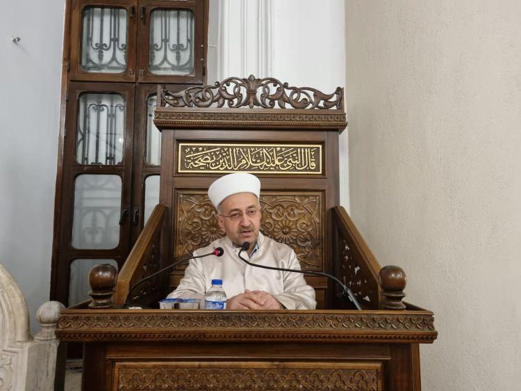 <p>İl Müftüsü Salih Sezik, Hisar Camisi'nde düzenlenen kandil programına katıldı.</p>

<p> </p>

