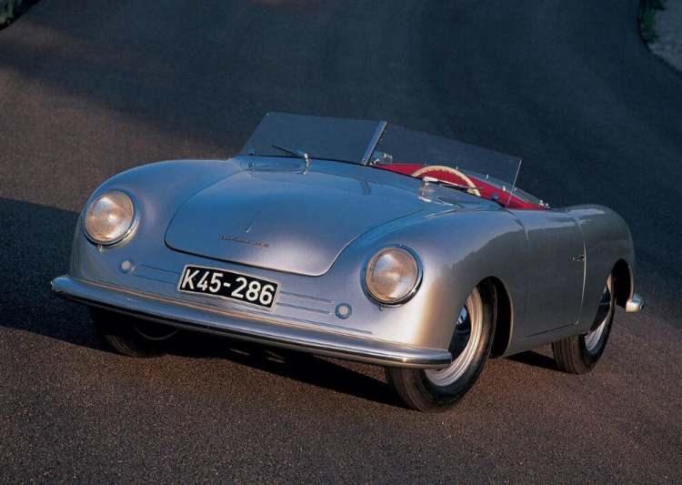 <p>Bu yıl 75. yıl dönümünü kutlayacak olan Porsche, ilk modeli 356'ya selam niteliğinde bir konsept tanıttı. Vision 357 konsepti 356'nın modern teknolojiyle yeniden yorumlanması.</p>
