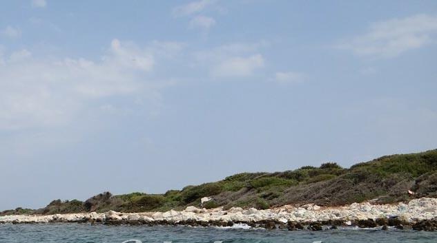 <p>Bodrum açıklarındaki Küçük Tavşan Adası, "Gündoğan'ın muhteşem koyunda satılık ada" başlığıyla internet üzerinden satılığa çıkarıldı.</p>
