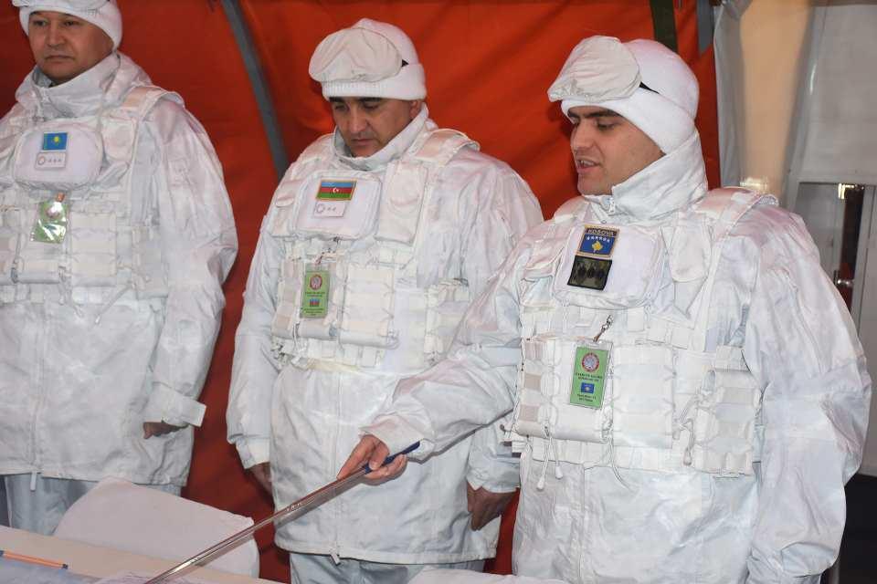 <p>Mehmetçiğin komando marşı okuduğu programda, Azerbaycan, İtalya ile Kosova birlikleri ise operasyonlarda kullandıkları teçhizatlar hakkında bilgi verdi.</p>
<p> </p>