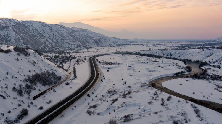 <p>Fotoğraf ve drone ile çekim yapmak için Burdur’dan Erzincan’a gelen İsmet Arçin, Nazım Özdemir ve Adem Albayrak isimli 3 arkadaş, </p>