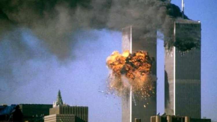 <p>Amerikan finans sisteminin kalbi New York, 11 Eylül 2001'de İkiz Kuleler'e yönelik terör saldırılarına uyandı.</p>
