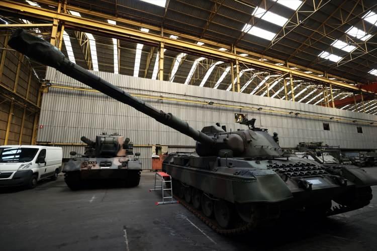 <p>Belçika ordusunun envanterinden yıllar önce çıkarılan ve bir savunma sanayi şirketine satılan Alman yapımı Leopard 1 tankları bir süredir Belçika'da gündemde.</p>
