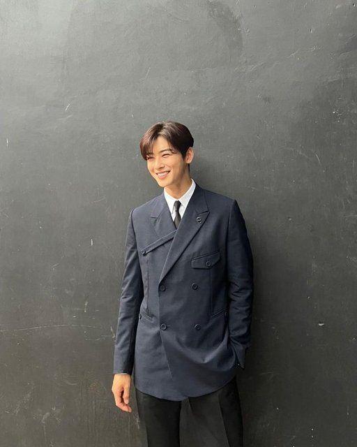 <p>48- CHA EUN-WOO</p>
<p>GÜNEY KORELİ ŞARKICI</p>