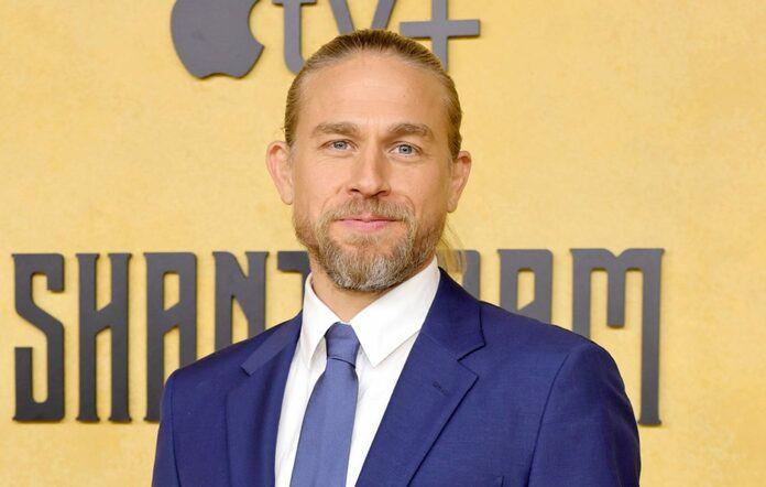 <p><strong>89- CAHRLIE HUNNAM</strong></p>

<p><strong>İNGİLİZ OYUNCU VE SENARİST</strong></p>
