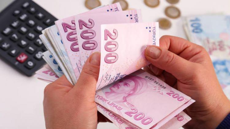 <p>Askerlik borçlanmasıyla işe giriş tarihini geri çekenler işe girişi çektikleri tarihteki prim koşullarına tabi olacak. Sigorta girişi yapılmadan önce askerlik yapanlar EYT düzenlemesinden yararlansalar dahi borçlanarak prim şartını düşürebilecek.</p>