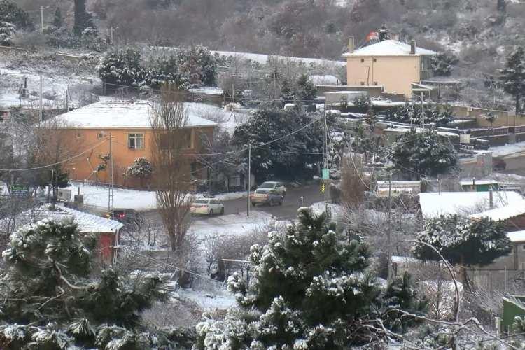 <p>İstanbullulara bir de uyarıda bulunan Çalışkan, "Yarından itibaren mümkün olduğunca yollarda olmayalım ve toplu taşıma kullanalım." dedi.</p>