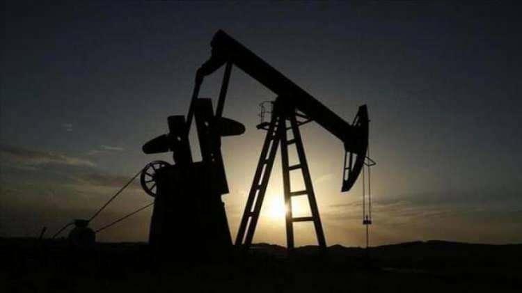 <p>Sebep olarak da buradaki petrol miktarının az olduğu, kaya yapısının kırılgan olduğu ve petrolün daha derinlere aktığını söylüyorlar."</p>
<p> </p>