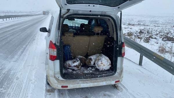 <p>. İl&ccedil;emiz genelinde gerekli tuzlama ve temizleme &ccedil;alışmaları yapılmakta ve bu &ccedil;alışmalara kar yağışı s&uuml;resince devam edeceklerdir.&nbsp;</p>
