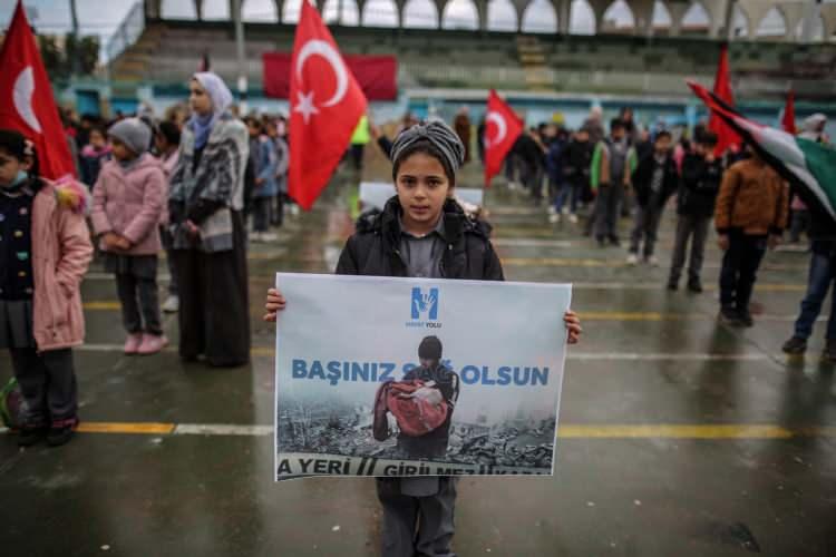 <p>Derneğin Gazze Sorumlusu Vela Ebu Musabbah, AA muhabirine yaptığı açıklamada, depremden duydukları üzüntüyü dile getirerek, şunları söyledi:</p>