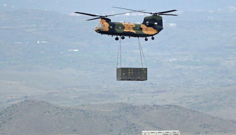 <p>Deprem bölgesine, gün boyu arama kurtarma ekipleri, ekipmanlar ve yardım malzemeleri taşındı, faaliyetler gece boyunca da devam etti.</p>

<p> </p>
