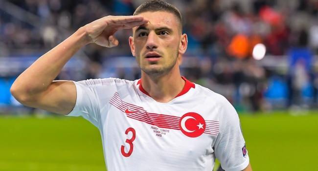 <p><em><span style="color:#000000"><strong>Merih Demiral:</strong></span></em><span style="color:#000080"><strong> 1 Milyon TL </strong></span></p>
