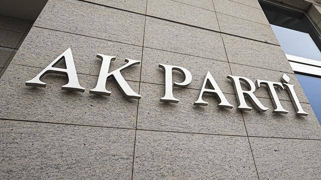 <p>AK Parti Yerel Yönetimler Başkanlığınca depremin etkili olduğu Adıyaman, Osmaniye, Adana, Gaziantep, Şanlıurfa, Kilis, Kahramanmaraş, Diyarbakır, Hatay, Malatya ve ilçelerine destek verecek diğer AK Parti'li belediyeler eşleştirildi. AK Parti'li büyükşehir, il ve ilçe belediyeleri AFAD ile koordineli bir şekilde çalışarak, arama-kurtarma çalışmalarına katılarak, barınma, giyim, gıda ve mobil aşevleriyle depremzedelere destek oluyor.</p>