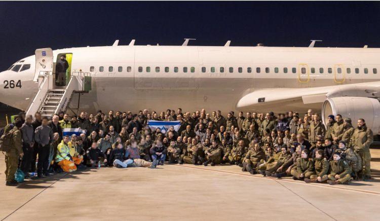 <p><strong>İSRAİL</strong></p> <p>Merkez üssü Kahramanmaraş olan depremlerin ardından İsrail Savunma Kuvvetleri (IDF), İsrail Savunma Bakanlığı ve Dışişleri Bakanlığının ortak operasyonları çerçevesinde Türkiye’ye 150 kişilik ekip gönderdi.</p> <p> </p> 