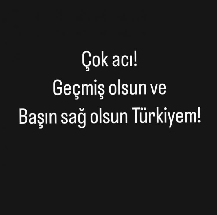 <p><span style="color:#000000"><strong>Depremin hemen ardından "Çok acı! Geçmiş olsun ve Başın sağ olsun Türkiyem!" notuyla paylaşımda bulunan Nez, hayranlarından gelen mesajların üzerine ailesiyle ilgili açıklamada bulundu. </strong></span></p>
