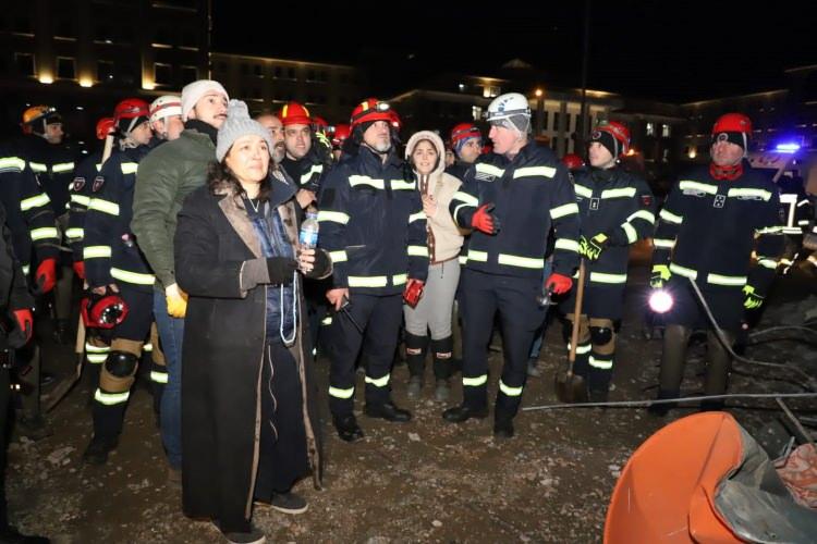 <p>Gürcistan'dan ayrıca 40 itfaiyecinin daha gönderileceği açıklandı.</p>