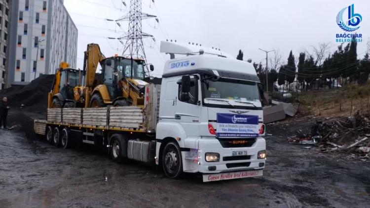 <p><strong>BAĞCILAR BELEDİYESİ</strong></p>

<p>Elektrikli ısıtıcı, battaniye, çadır, çocuk bezi, hijyen paketi, kışlık giyecek ve içerisinde konserve yiyeceklerin bulunduğu gıda kolileri de tırla bölgeye gönderildi.</p>
