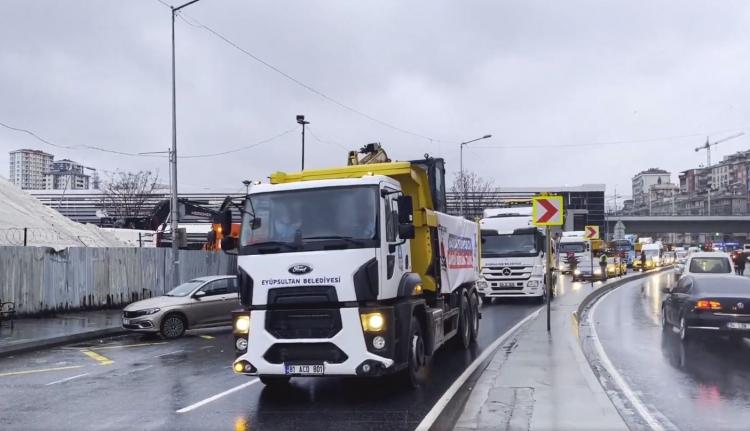 <p><strong>EYÜPSULTAN BELEDİYESİ</strong></p>

<p>Ekiplerle mobil mutfak da deprem bölgesine yola çıktı. </p>
