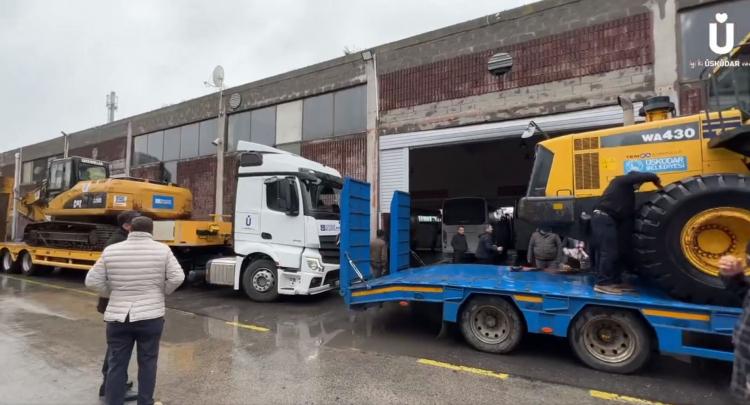 <p><strong>ÜSKÜDAR BELEDİYESİ</strong></p>

<p>Üsküdar Belediyesinin arama kurtarma ekibi ÜSAK, afet bölgesine doğru yola çıktı.</p>
