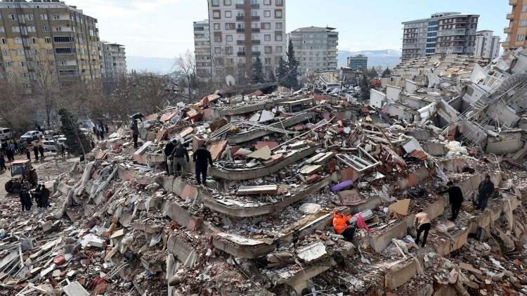 <p>TÜRKİYE DEPREM RİSK HARİTASI<br />
<br />
AFAD tarafından paylaşılan bilgilere göre, Türkiye Deprem Tehlike Haritası yenilenerek, 18 Mart 2018 tarihli RG'de yayınlanmış, 1 Ocak 2019 tarihinde de yürürlüğe girmiştir.</p>
