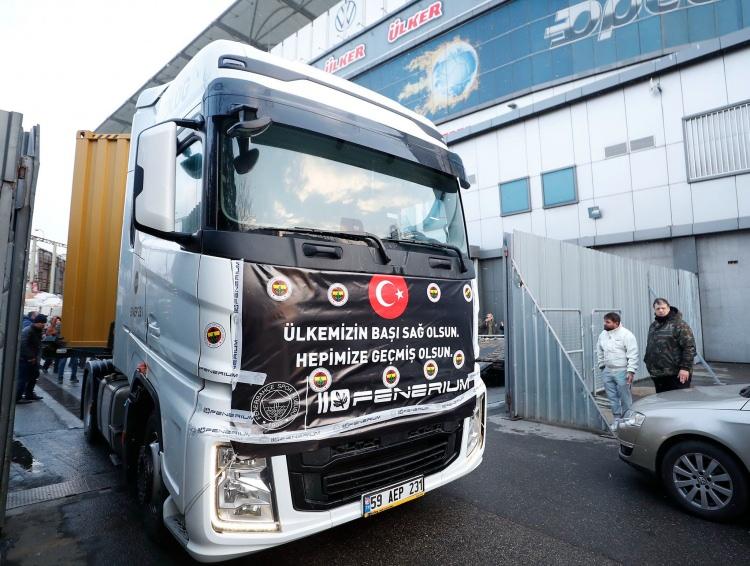 <p>Fenerbahçe, 3. yardım tırının afet bölgesine doğru yola çıktığını açıkladı.</p>
