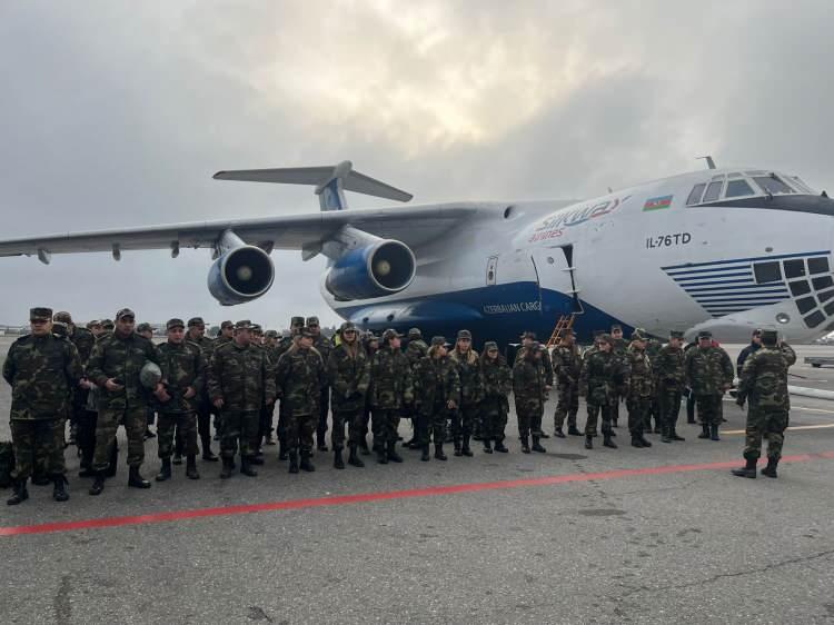 <p>AZERBAYCAN'DAN 7 UÇAK VE 14 ARAÇLIK KONVOYLA INSANI YARDIM</p>

<p> </p>

<p>Azerbaycan hükümeti, bugüne kadar Türkiye'ye 7 uçak ve 14 araçlık konvoyla insani yardım gönderdi. Deprem bölgesinde, Azerbaycan Olağanüstü Haller Bakanlığına bağlı 34'ü sağlık çalışanı, 725 personel arama kurtarma çalışmalarında yer alıyor.</p>
