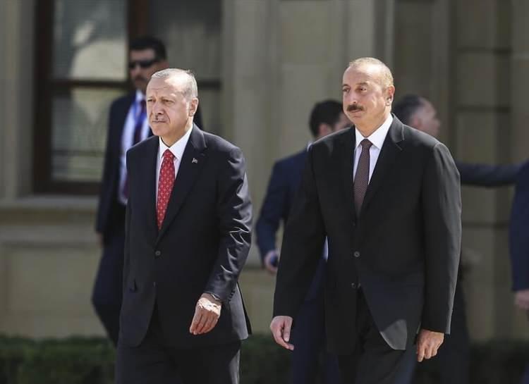 <p>Cumhurbaşkanı İlham Aliyev, Türkiye'nin Bakü Büyükelçiliğine giderek taziye defterini imzaladı.</p>