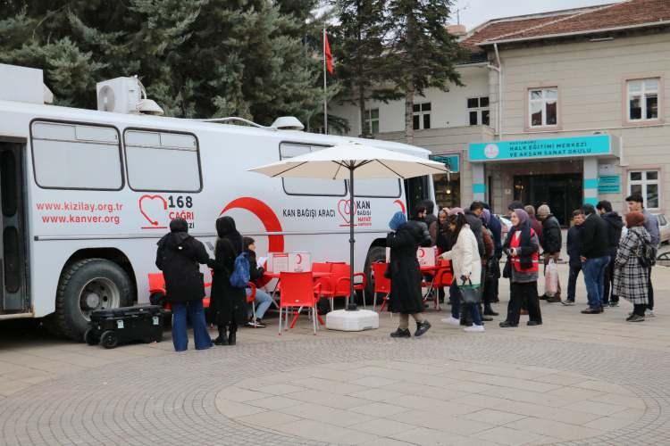 <p><strong>KASTAMONU</strong></p>
<p>Kastamonu'da, Türk Kızılay'ına depremzedeler için 205 ünite kan bağışı yapıldı.</p>