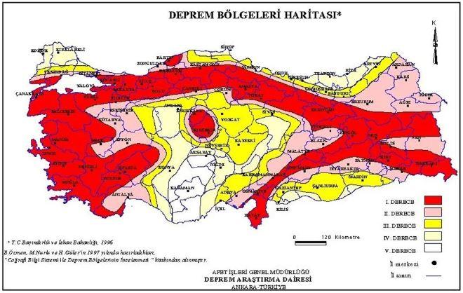 <p>Türkiye'de meydana gelen deprem felaketlerinin ardından deprem risk haritası vatandaşların gündemine geldi. Yaşadıkları şehirler ve bölgelere göre fay hatlarını sorgulayan vatandaşlar, Doğu Anadolu fay hattının hangi illerden geçtiğini merak ediyor ve buna göre önlemlerini almak istiyor. Peki, Doğu Anadolu fay hattı nerede ve hangi illerden geçiyor? İşte Türkiye deprem risk haritası.</p>
