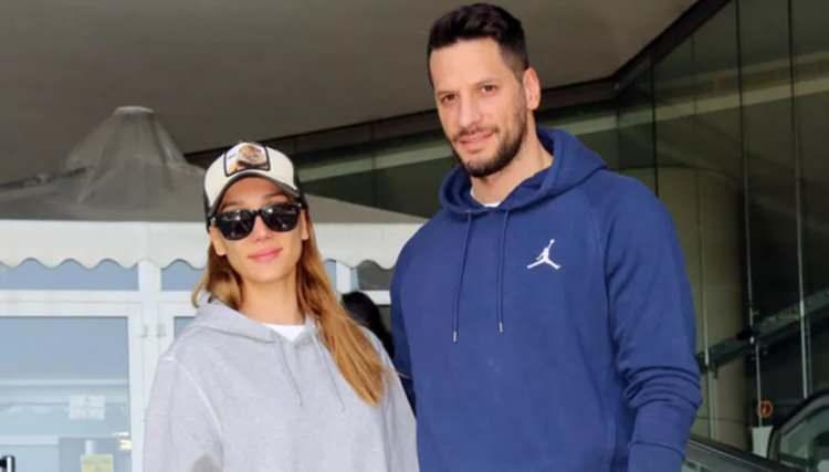 <p>Hakan Balta ve eşi Derya Balta : 300 bin TL</p>
<p> </p>