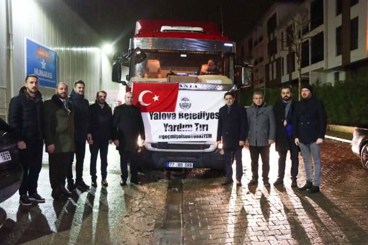 <p>Öte yandan deprem bölgesindeki arama kurtarma çalışmalarına destek amacıyla Armutlu Belediyesince de 10 kişilik bir ekip gönderildi.</p>