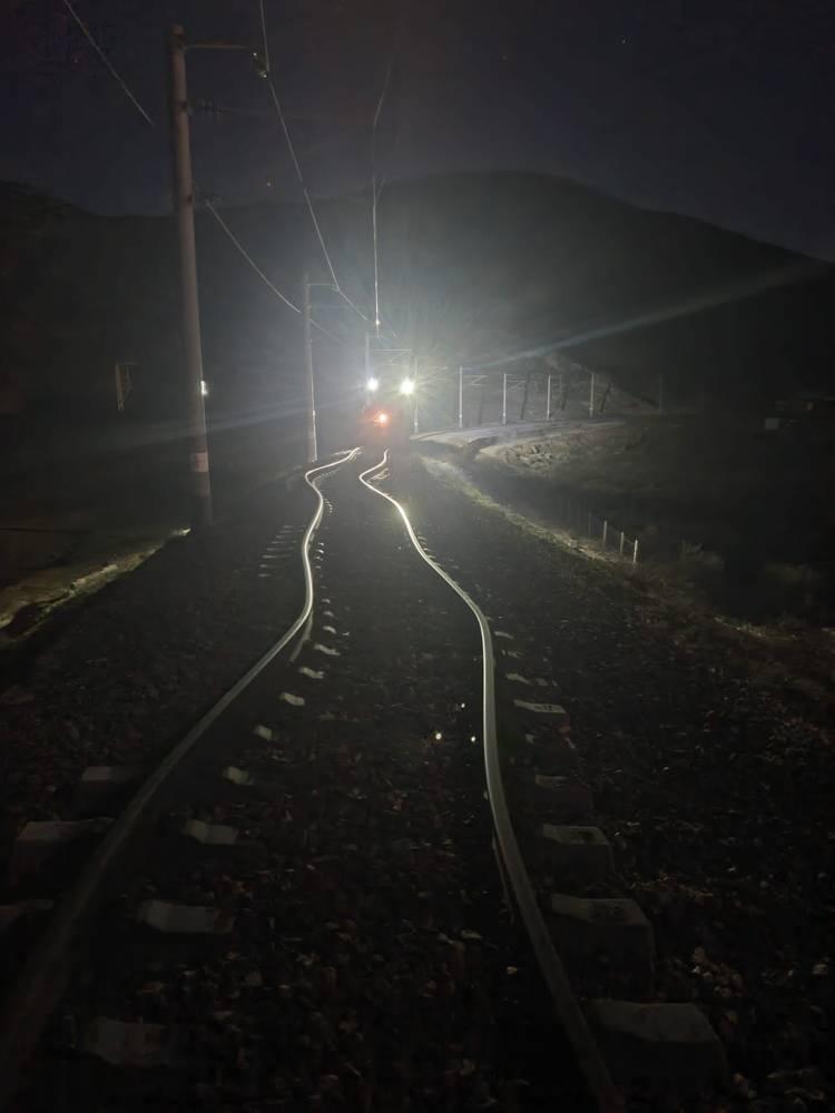 <p>YHT ve Konvansiyonel trenlerle 458 gönüllü doktor ve 2.700 askeri personel deprem bölgesine sevk edildi.</p>
