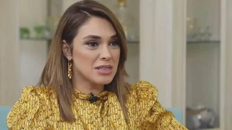 <p>ZUHAL TOPAL</p>