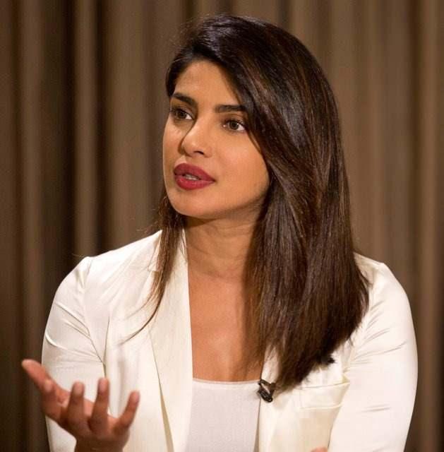 <p><span style="color:#000000"><strong>Bu isimlerden biri de Hint asıllı İngiliz oyuncu Priyanka Chopra oldu. Sosyal medya hesabından paylaşımda bulunarak üzüntüsünü dile getiren Chopra, gönderisine şu notu düştü:</strong></span></p>

<p><span style="color:#000000"><strong>"Yıkıcı depremden bir hafta sonra Türkiye ve Suriye'deki insanların acıları dinmiyor. Tabiat ananın öfkesi bağışlayıcı değildir ama yardım edebiliriz. Umarım nasıl olursa olsun yardım edebilirsiniz"</strong></span></p>
