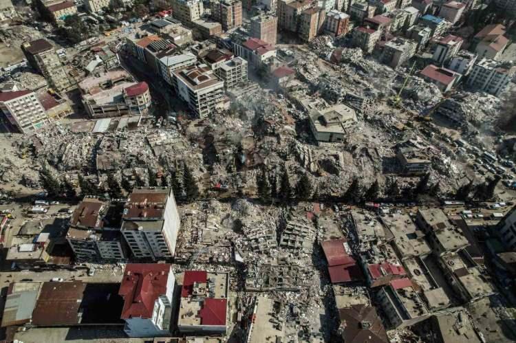 <p><strong>MISIR</strong></p>
<p>Türkiye’nin Kahire Maslahatgüzarı Büyükelçi Salih Mutlu Şen, depremlerden etkilenen bölgelere destek için Mısır’dan 144 ton yardımı temin ettiklerini, bunlardan 122 tonluk yardımı Türk Hava Yolları uçağıyla Türkiye'ye gönderdiklerini söyledi.</p>
<p> </p>