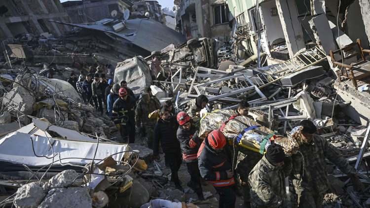 <p>13:24’te meydana gelen 7,6 şiddetindeki depremin Malatya’da hissedilmesi sebebiyle, deprem esnasında Özel Güvenim Bakım Merkezinde kalmakta olan engelli bireyler bahçeye ve kurum dışına çıkarıldı. Videodaki görüntü, deprem anına aitti ve binada herhangi bir problem olmaması sebebi ile engelliler tekrar kurum içine alınmıştı. </p>