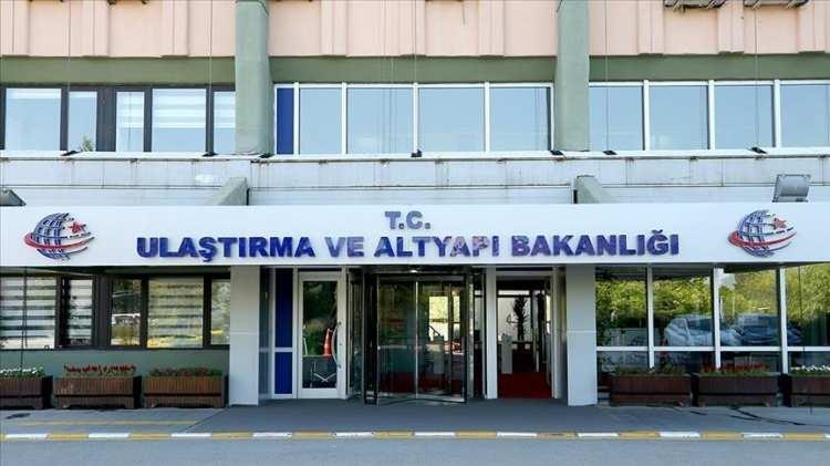 <p>Ulaştırma ve Altyapı Bakanlığı, Adana Havalimanı’nın hava trafiğine açık olduğunu açıkladı.</p>