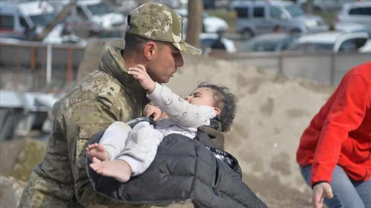 <p><strong>DUYGULARI İSTİSMAR ETTİLER</strong></p>

<p>B&ouml;lgeyi hedef alan algılardan biri de minik depremzedelere g&ouml;n&uuml;ll&uuml; anne veya abla arandığı y&ouml;n&uuml;ndeydi. Hatta bu y&ouml;nde yapılan paylaşımlarda deprem b&ouml;lgesinden &ccedil;ocukların İstanbul'a taşındığı belirtilmiş ve bu miniklerin bakımını &uuml;stlenebilecek g&ouml;n&uuml;ll&uuml;lerin irtibata ge&ccedil;mesi istenmişti.</p>
