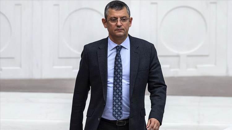 <p>CHP&rsquo;li &Ouml;zg&uuml;r &Ouml;zel Twitter &uuml;zerinden yaptığı paylaşımda Elektrik M&uuml;hendisleri Odası'nın &ccedil;adır ve konteyner kentlerine g&ouml;n&uuml;ll&uuml;l&uuml;k esasıyla yapacağı &ccedil;alışmaları AFAD'ın engellediğini aktardı.</p>

