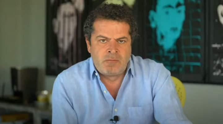 <p>İddiaların bir diğer merkezinde de yayınlarını internet &uuml;zerinden s&uuml;rd&uuml;ren C&uuml;neyt &Ouml;zdemir vardı. &Ouml;zdemir'in yayınına bağlanan bir kişi, AFAD g&ouml;n&uuml;ll&uuml;s&uuml; olduğunu belirterek AFAD'a y&ouml;nelik eleştirilerde bulundu.</p>
