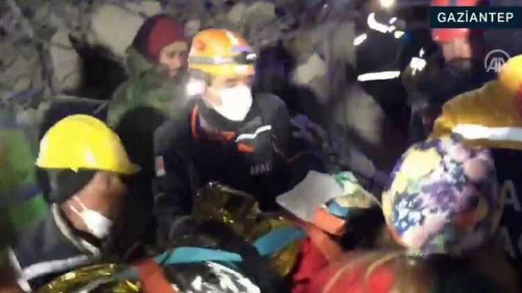 <p><strong>Gaziantep / İslahiye | 170. saat</strong><br />
<br />
Sibel Kaya (40)</p>
