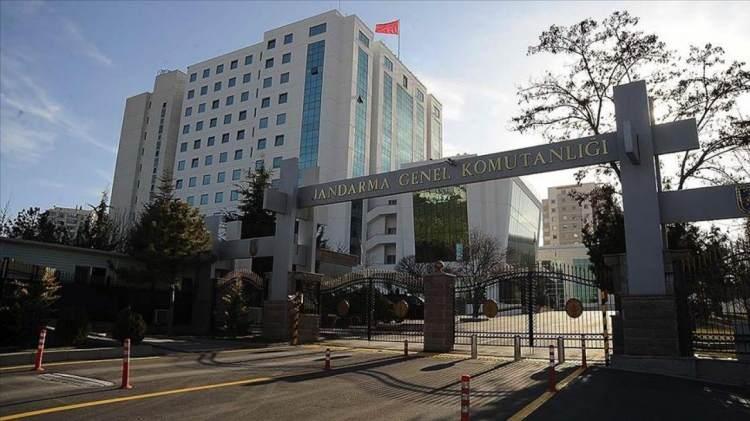 <p><strong>16.03</strong></p>

<p>Jandarma Genel Komutanlığı, komandoların deprem b&ouml;lgesindeki arama kurtarma &ccedil;alışmalarına destek vermek amacıyla birliklerinden uğurlandığını a&ccedil;ıkladı.</p>
