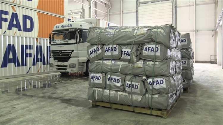 <p><strong>21.12</strong></p>

<p>AFAD, afet b&ouml;lgesindeki illere şu ana kadar toplam 250 milyon lira acil durum &ouml;deneği g&ouml;nderildiğini a&ccedil;ıkladı.</p>
