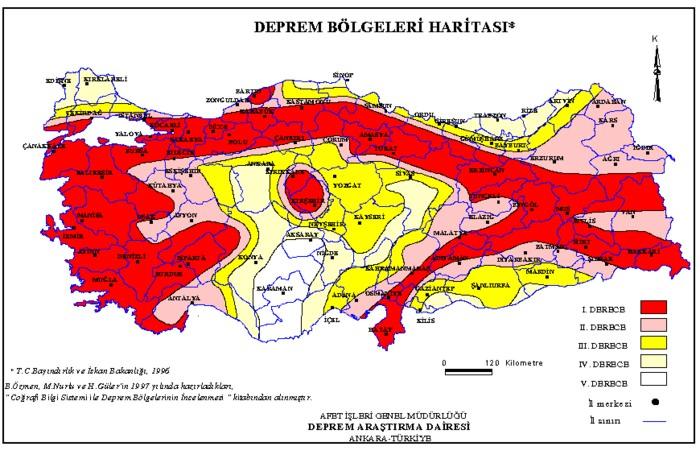 <p><strong>HABER 7</strong></p>

<p>MTA tarafından hazırlanan Türkiye Diri Fay Haritasına göre, Türkiye'de 5,5 ve üzeri büyüklükte deprem üretebilecek 485 diri fay bulunuyor.</p>

<p>İşte fay hattı geçen il ve ilçeler...</p>
