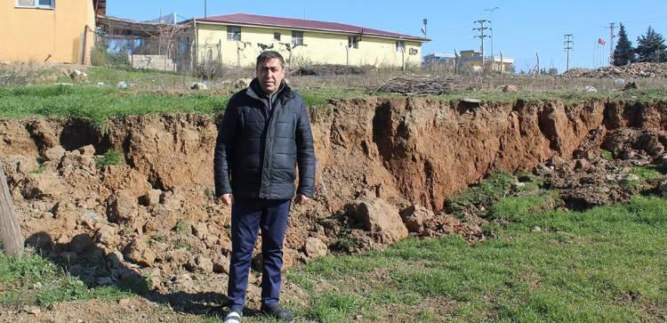 <p>Kahramanmaraş Pazarcık merkezli 7.7, Elbistan merkezli 7.6 şiddetindeki depremlerde Gaziantep’in İslahiye ilçesinden geçen fay hattı, geçtiği 12 kilometrelik güzergah boyunca çevresini savaş alanına çevirdi.</p>

<p> </p>
