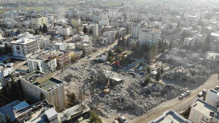 <p>Dünyaca ünlü yıldızlar sosyal medya hesaplarından yardım kampanyaları başlatarak depremzedelere destek olmaya çalışıyor. ​​</p>
